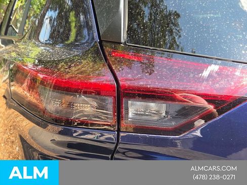 Used 2025 Nissan Rogue SV FWD image 14