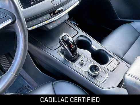 Certified 2022 Cadillac XT4 Luxury w/ Cold Weather Package image 15