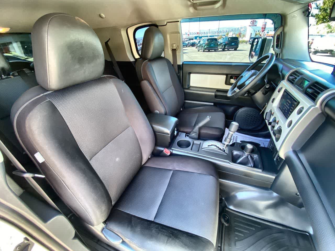 Used 2014 Toyota FJ Cruiser 4WD w/ Upgrade Package image 23