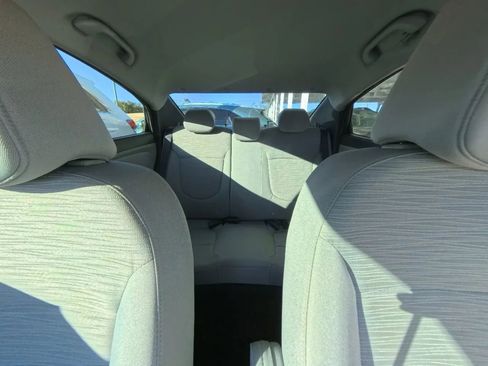 Used 2015 Hyundai Accent GLS image 25