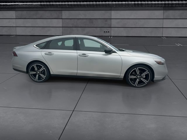 Used 2024 Honda Accord Sport image 9