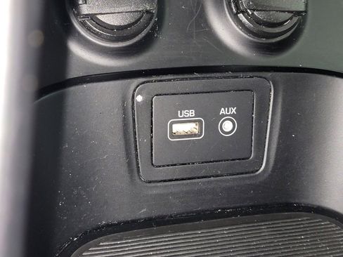 Used 2018 Hyundai Santa Fe Sport FWD image 24