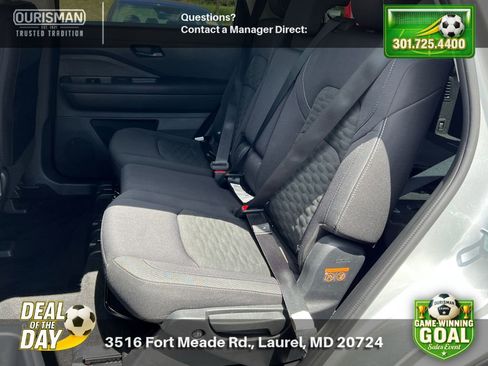 Used 2025 Nissan Pathfinder SV AWD/4WD image 19