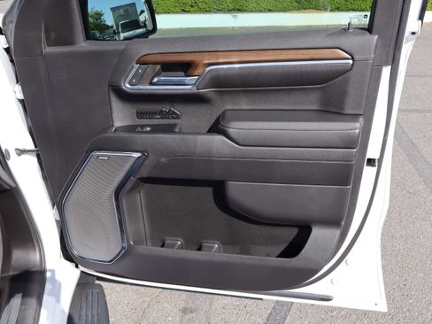 Used 2024 Chevrolet Silverado 1500 High Country w/ High Country Premium Package AWD/4WD image 38