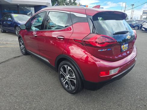Used 2021 Chevrolet Bolt Premier w/ Infotainment Package FWD image 5