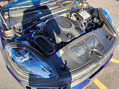 Used 2022 Porsche Macan image 10