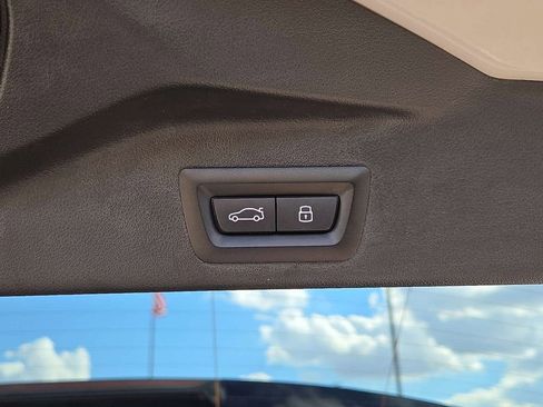 Used 2024 BMW X5 xDrive50e image 11