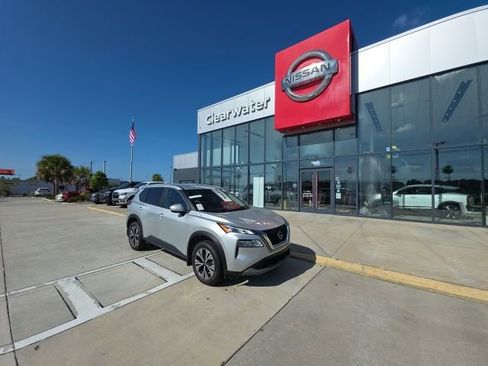 Used 2023 Nissan Rogue SV image 1