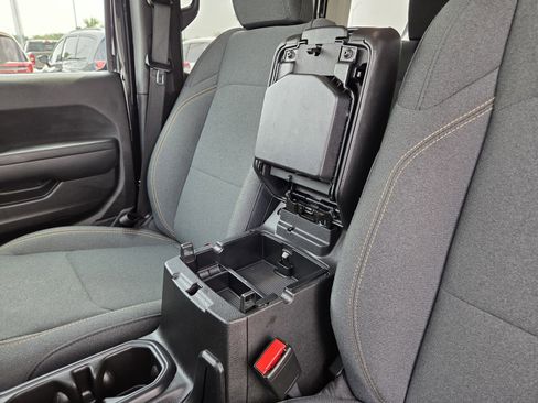 Used 2025 Jeep Wrangler Unlimited Sport AWD/4WD image 32