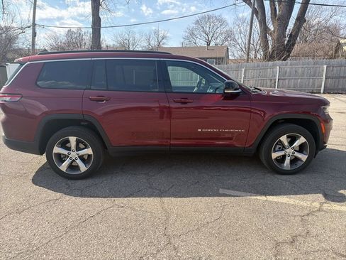 Used 2024 Jeep Grand Cherokee L Limited w/ Luxury Tech Group II image 5