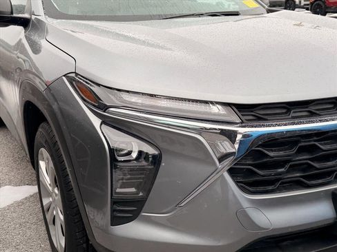 Used 2024 Chevrolet Trax LS image 6