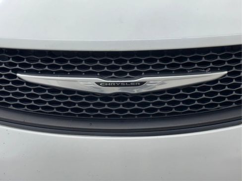 Used 2023 Chrysler Voyager LX image 35