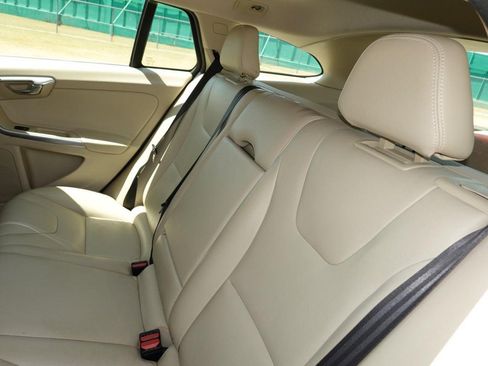 Used 2015 Volvo V60 T5 Premier w/ Convenience Package FWD image 20