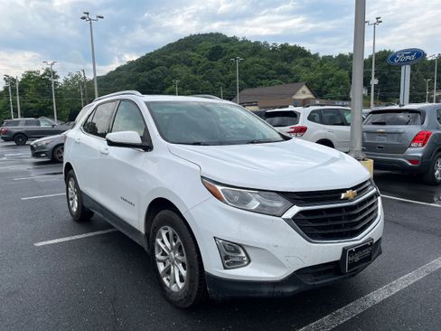 Used 2018 Chevrolet Equinox LT w/ Sun & Infotainment Package FWD image 4