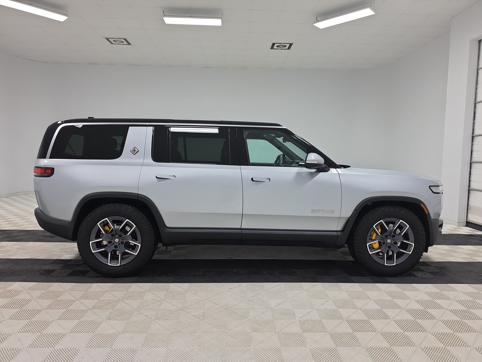 Used 2023 Rivian R1S Adventure Quad AWD/4WD image 6