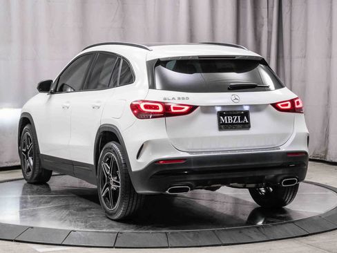 Certified 2022 Mercedes-Benz GLA 250 image 2