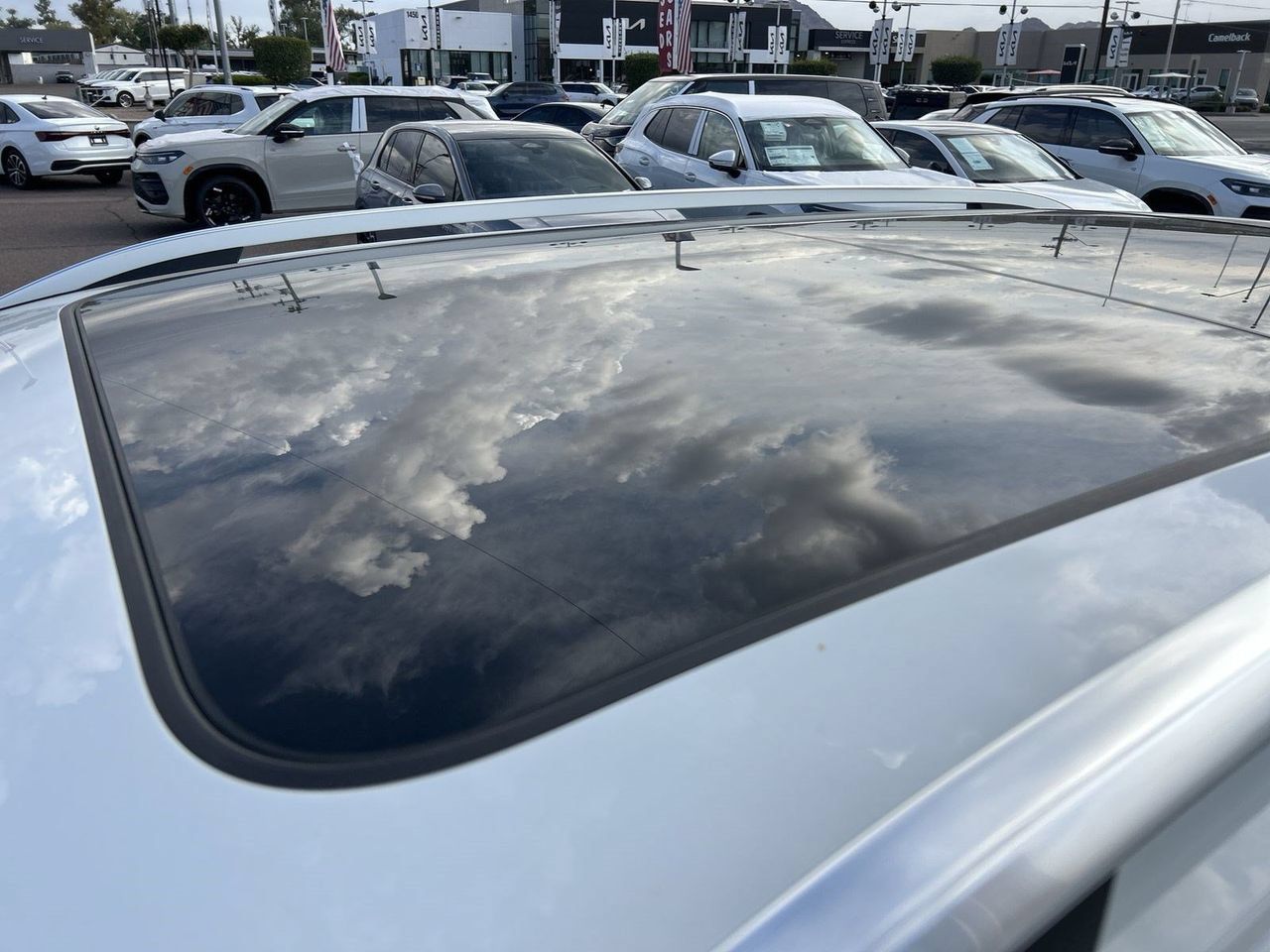 Used 2022 Volkswagen Taos SE w/ Panoramic Sunroof Package FWD image 19