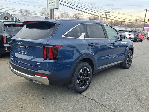 New 2026 Kia Sorento S image 3