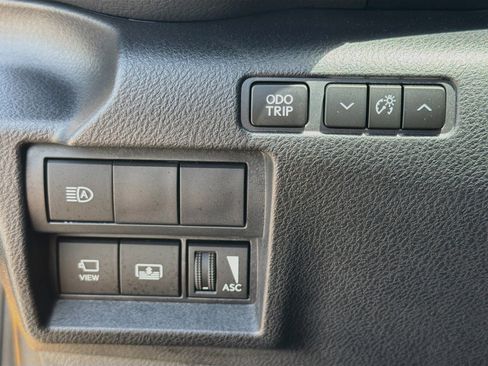 Used 2025 Lexus IS 500 RWD image 33