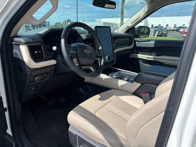 Used 2024 Ford Expedition Platinum AWD/4WD image 6