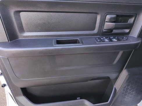 Used 2018 RAM 2500 Tradesman w/ Chrome Appearance Group image 34