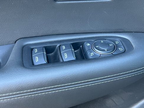 Certified 2025 Cadillac XT6 Premium Luxury image 12