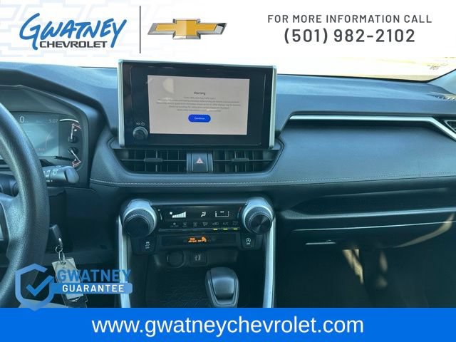 Used 2024 Toyota RAV4 LE AWD/4WD image 17