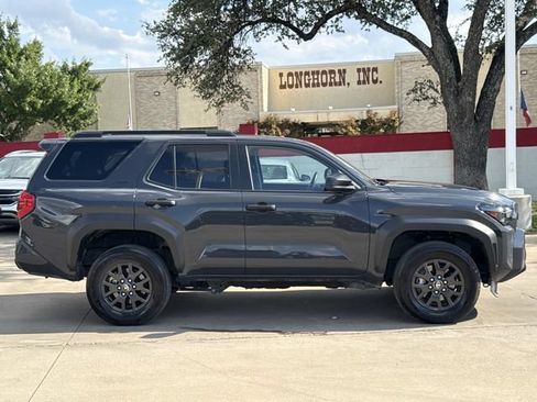 Used 2025 Toyota 4Runner SR5 AWD/4WD image 3