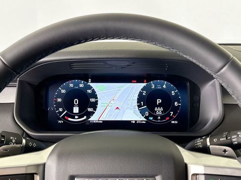 Used 2026 Land Rover Discovery Limited Edition image 10