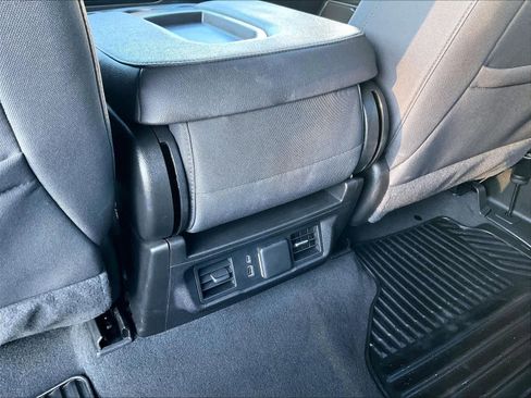 Used 2022 GMC Sierra 1500 Elevation image 27