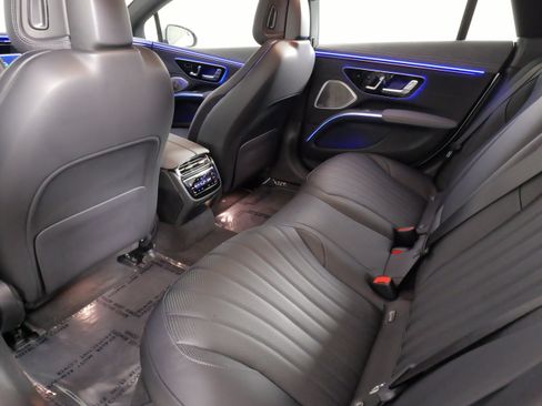 Used 2023 Mercedes-Benz EQS 580 4MATIC Sedan image 36