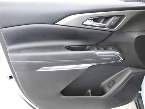 Used 2024 Chevrolet Traverse LT w/ LPO, Floor Liner Package FWD image 20