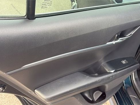 Used 2019 Toyota Camry SE image 23