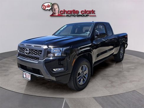 Used 2025 Nissan Frontier SV w/ SV Convenience Package image 2