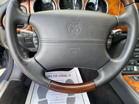 Used 2005 Jaguar XK8 Convertible image 30