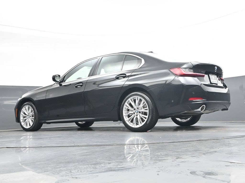 Used 2024 BMW 330i Sedan w/ Convenience Package RWD image 31