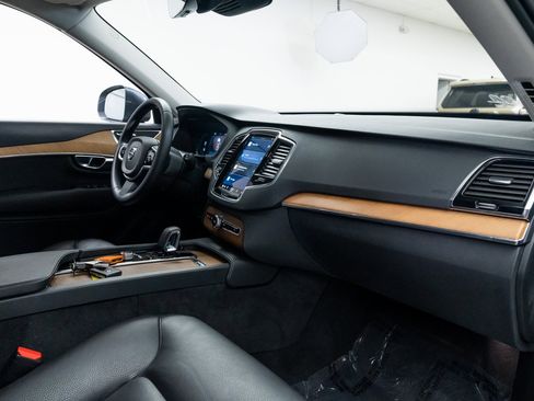 Used 2023 Volvo XC90 T8 Plus image 26