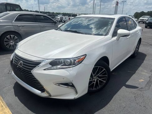 Used 2017 Lexus ES 350 w/ Luxury Package FWD image 1