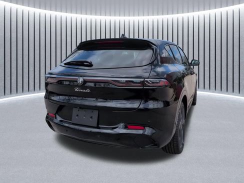 New 2026 Alfa Romeo Tonale w/ Black Premium Package image 10