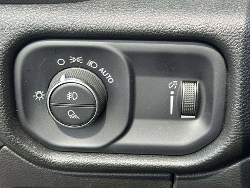 Used 2022 RAM 1500 Big Horn AWD/4WD image 18