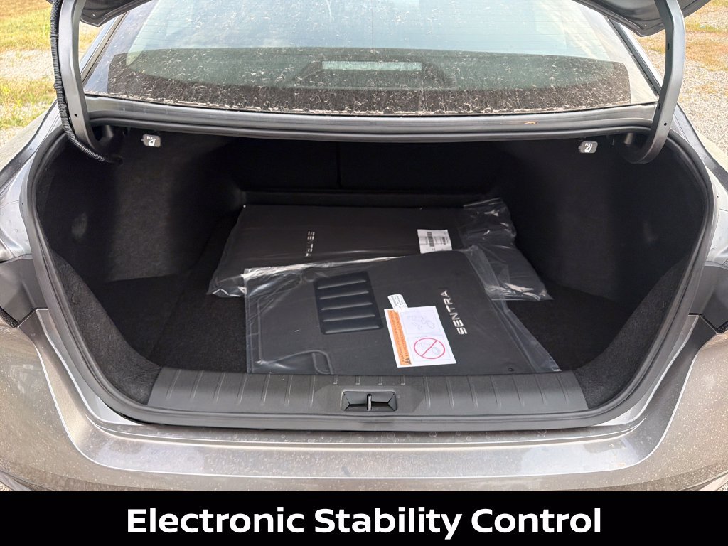 Certified 2027 Nissan Sentra SR w/ Floor Mat Package FWD image 28