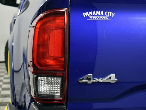 Used 2022 Toyota Tacoma SR5 w/ Technology Package image 23