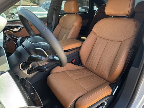 Used 2025 Audi A8 L 3.0T image 14