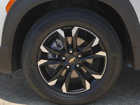 Used 2023 Chevrolet TrailBlazer LT w/ LPO, Blackout Package FWD image 7