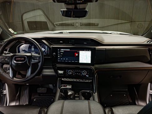 Used 2025 GMC Sierra 1500 AT4 w/ Technology Package image 18
