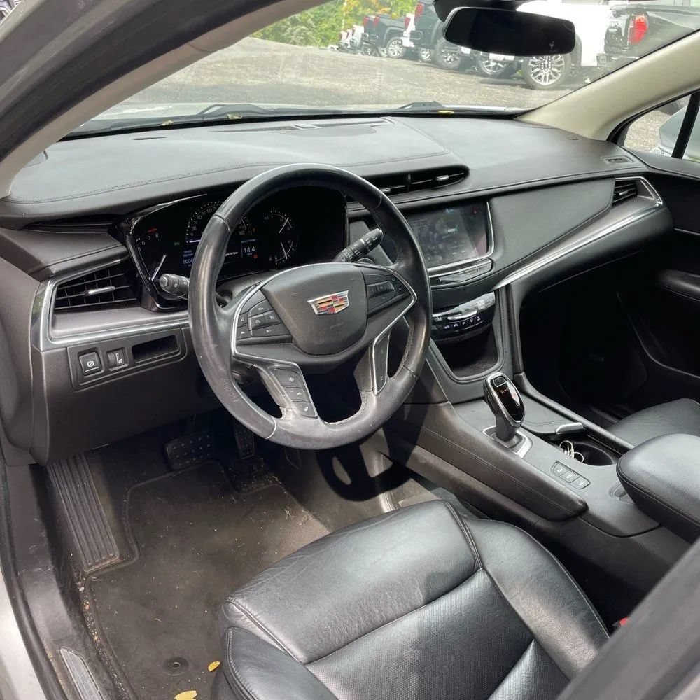 Used 2018 Cadillac XT5 Luxury w/ Driver Awareness Package AWD/4WD image 26