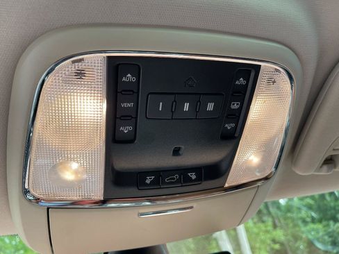 Used 2012 Jeep Grand Cherokee Overland Summit AWD/4WD image 38