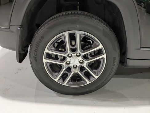 Used 2018 Jeep Compass Latitude w/ Popular Equipment Group AWD/4WD image 7