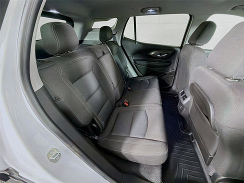 Used 2023 GMC Terrain SLE image 24