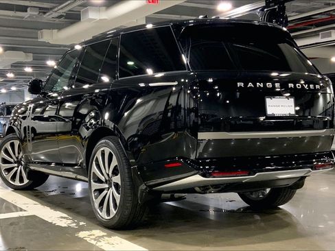 New 2026 Land Rover Range Rover SE image 12